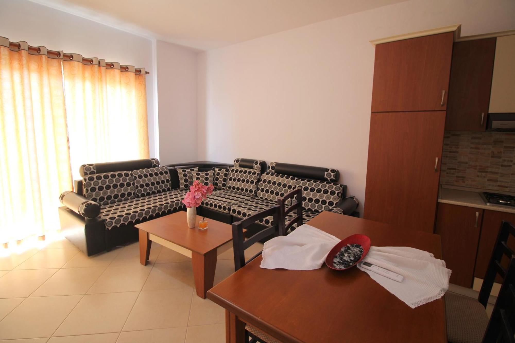 July Seaview Apartments Sarandë Eksteriør bilde