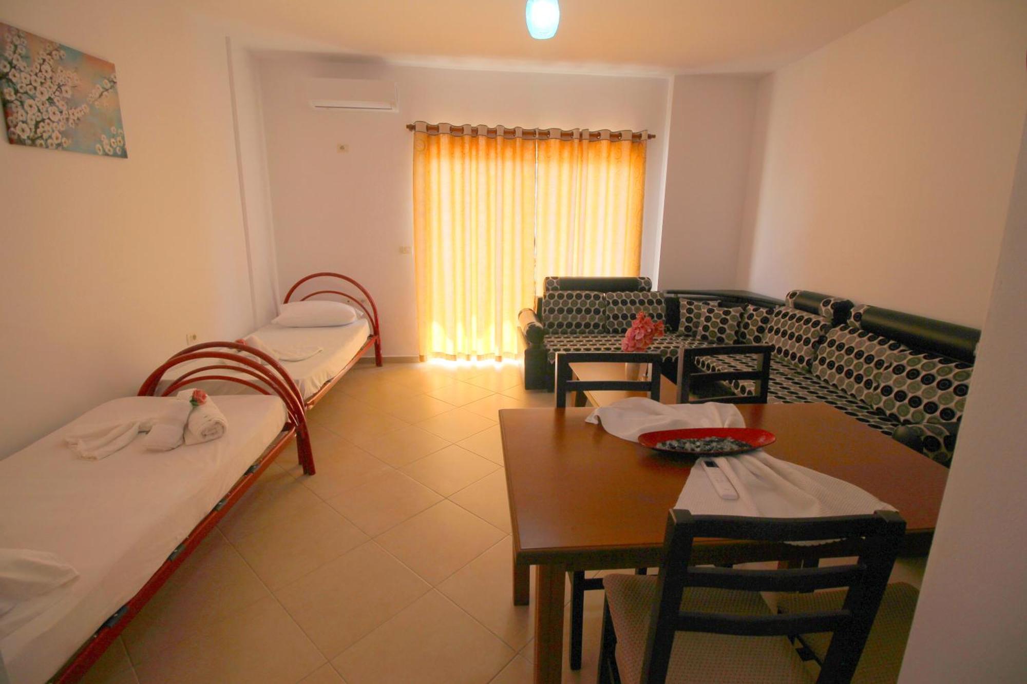July Seaview Apartments Sarandë Eksteriør bilde